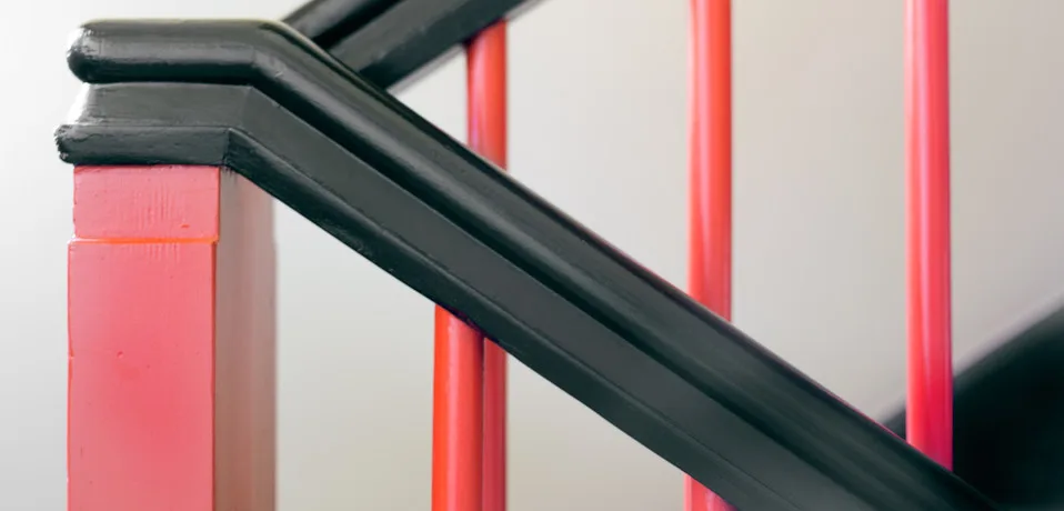 Lackiertes Treppengeländer, Miltenberger Weg 1
